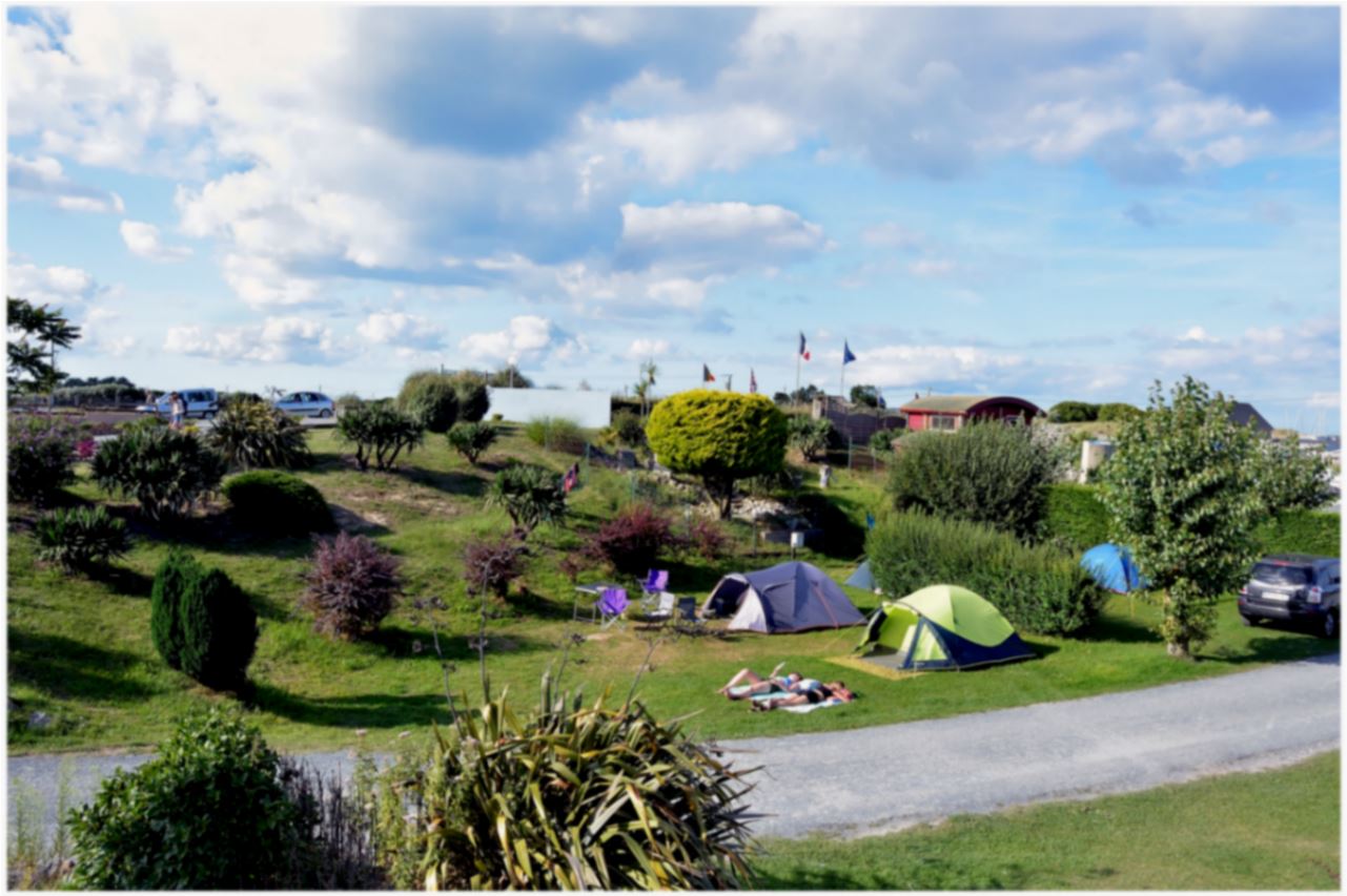 CAMPING